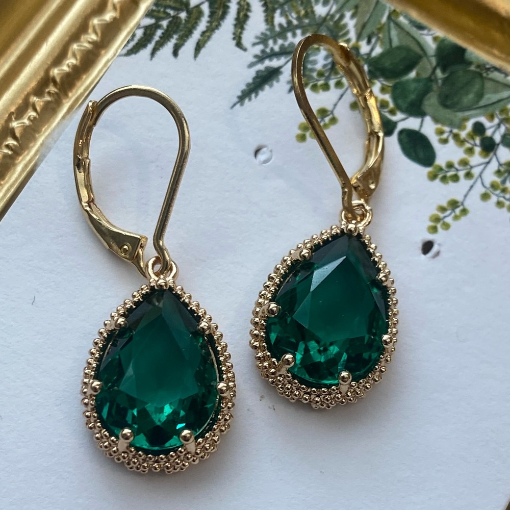 Gold-Tone Emerald Teardrop Drop Earrings - Elegant Green Crystal
